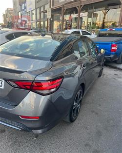 نیسان سێنترا